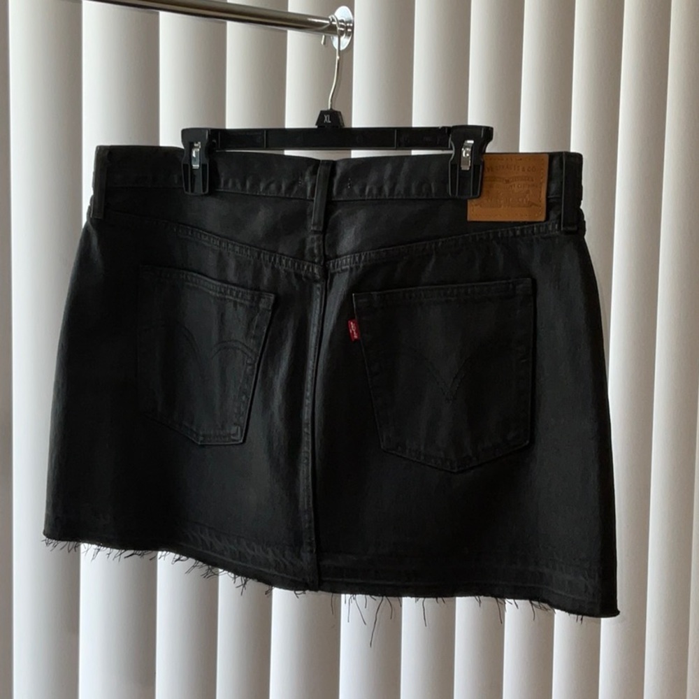 Levi’s wax denim black icon mini skirt.
